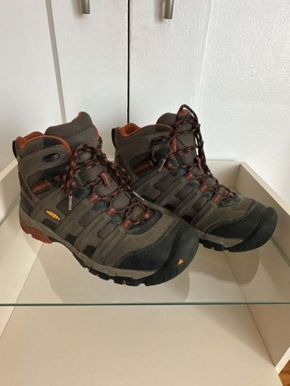 Keen Utility Omaha Mid Waterproof Size 9.5D Safety Steel Toe Work Boots